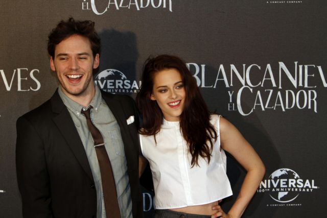 Οι συνεντεύξεις από διάσημους σταρ κοστίζουν ακριβά σε Καναδούς δημοσιογράφους